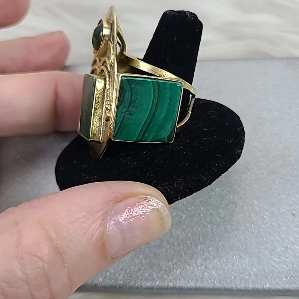 Vintage Ring Size 10 Gold Tone Malachite Handmade Statement Piece Unique Jewelry - Picture 2 of 6